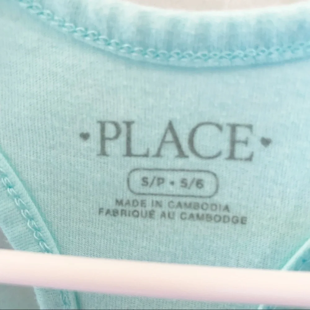 The Children’s Place Girls Pocket Sleeveless tank top. Size 5/6 mint green.